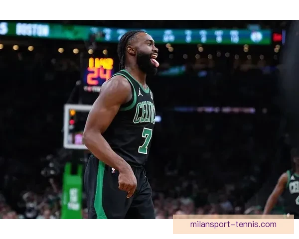 布朗赛季第33次得分30+平皮尔斯队史第5位置 称对战雷霆渴望胜利